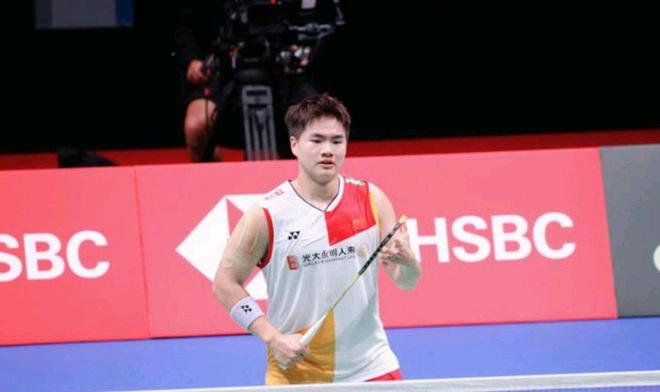 一种足球场 一种足球场