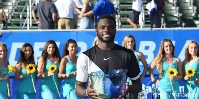 尔瓦雷斯极 尔瓦雷斯极